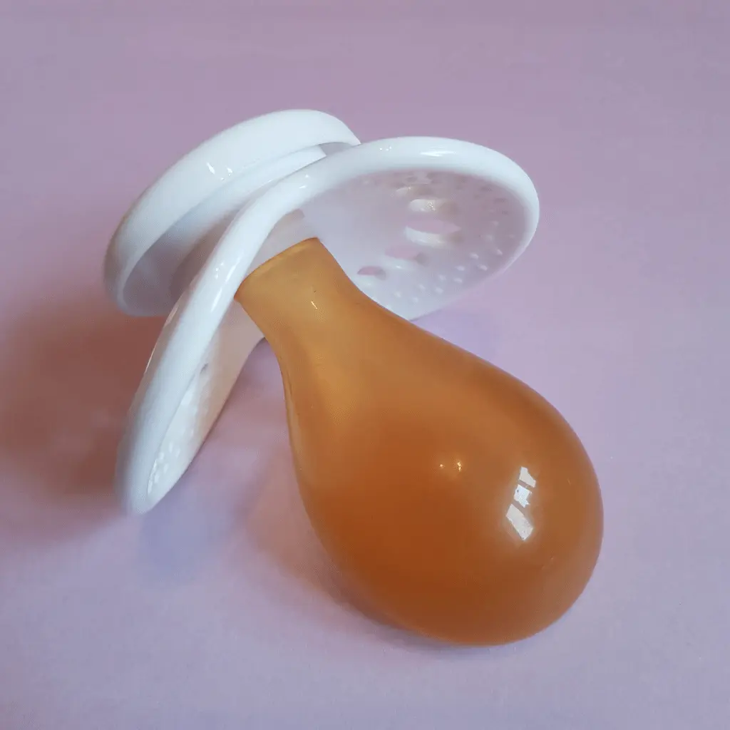 Velký latexový dudlík pro dospělé